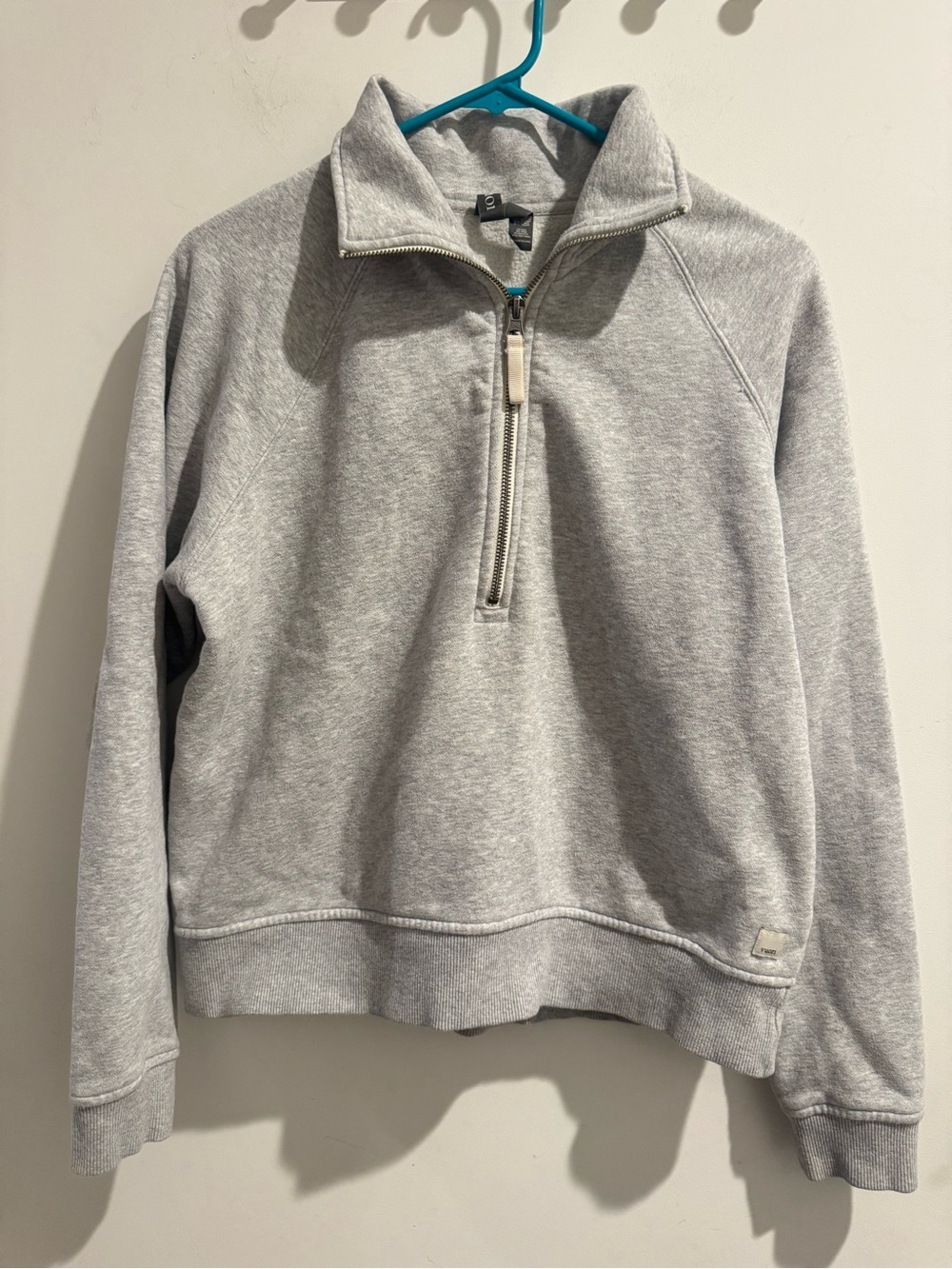 Vuori Half Zip Restore Hoodie. Size S